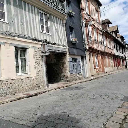 O P'tit 44 + Terrasse Dans Le Vieux Appartement Honfleur