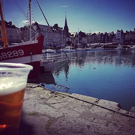 O P'tit 44 + Terrasse Dans Le Vieux 아파트 *