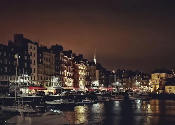 O P'tit 44 + Terrasse Dans Le Vieux 옹플뢰르