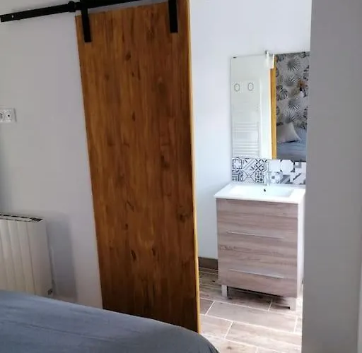 O P'tit 44 + Terrasse Dans Le Vieux 옹플뢰르